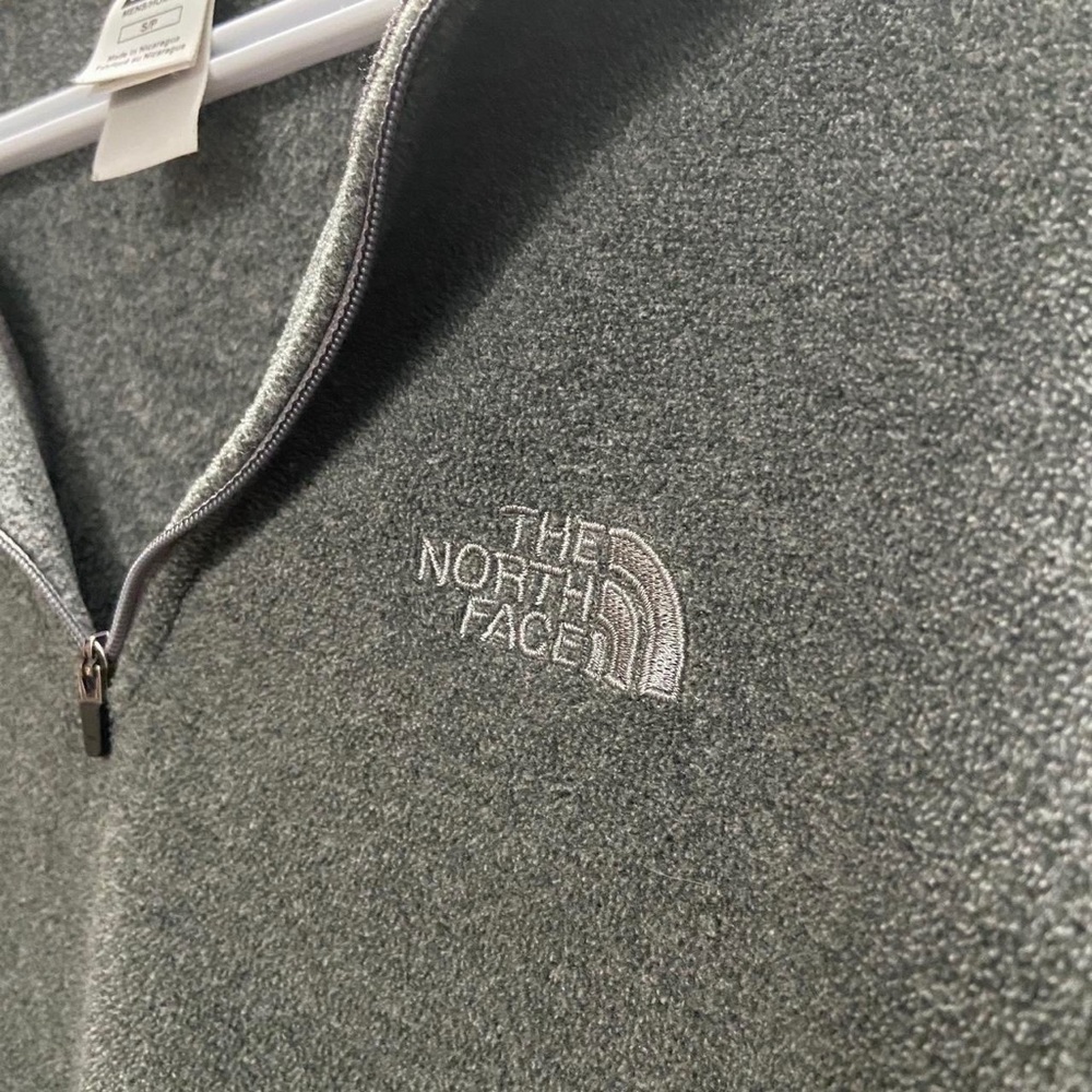 The North Face Womens Pullover Quarter Zip Gray Fleece